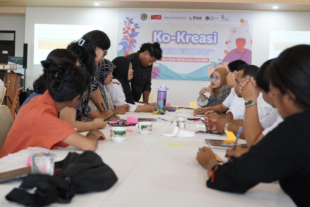 Participants discuss during the Co-Creation on Strengthening Post-Program Sustainability of Urban Futures in West Manggarai.