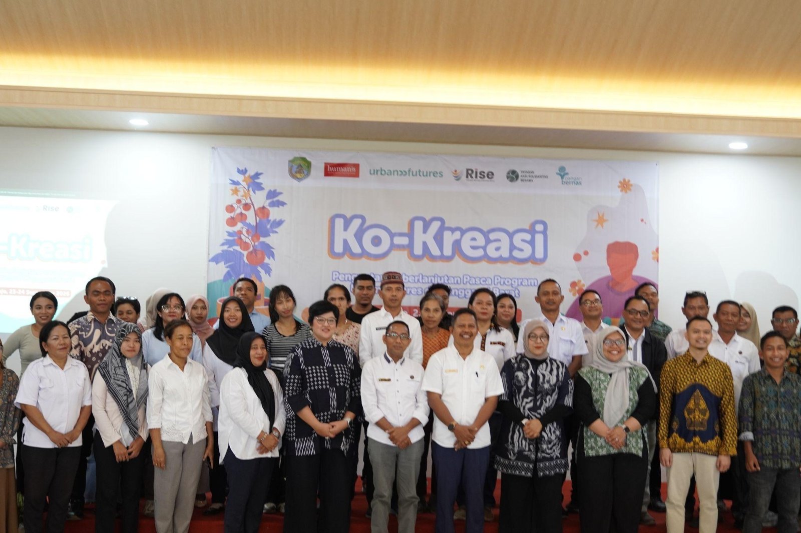 Group photo of participants in the Co-Creation on Strengthening Post-Program Sustainability of Urban Futures in West Manggarai.